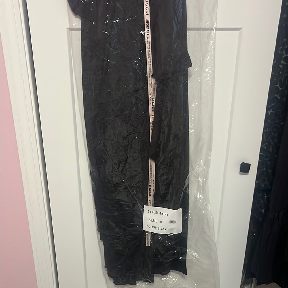 NWT- size 0- mac duggal - Black One-Shoulder high-low  Dress - Picture 6 of 8